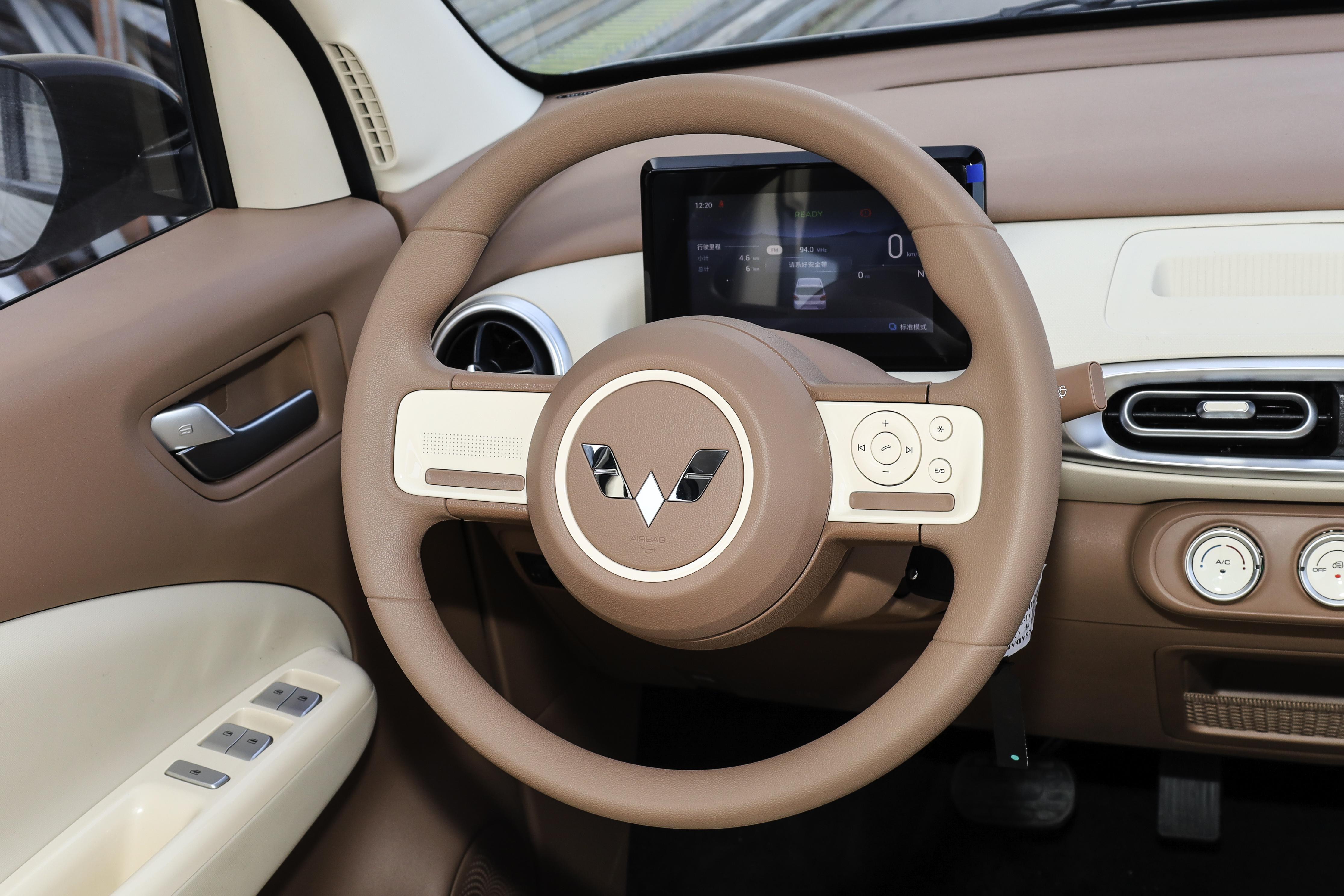 一次性说清楚 五菱宏光mini ev 四门版 新车选购指南