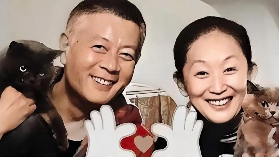 巫刚：与不婚不育的陈瑾相伴近20年，今61岁被网友偶遇 活成\笑话\