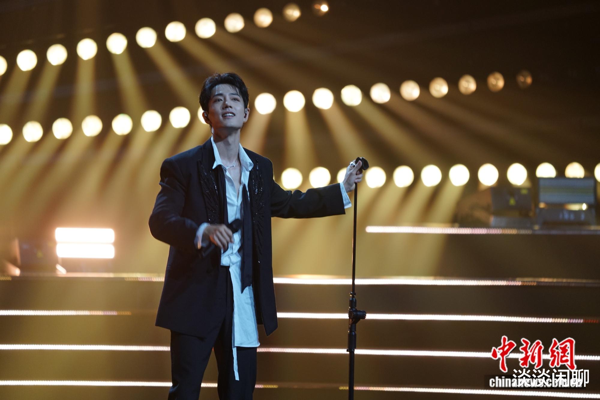 肖战湾区舞台，重影当年，纯粹依旧