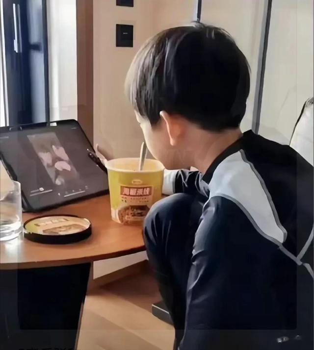 张兰愤怒发声!姥姥一家是仇人,要撕开S家脸面,无限炒作该封杀