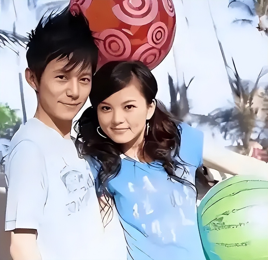 李湘风波再升级！家庭背景被扒了个底朝天，原来何炅当年的话没错