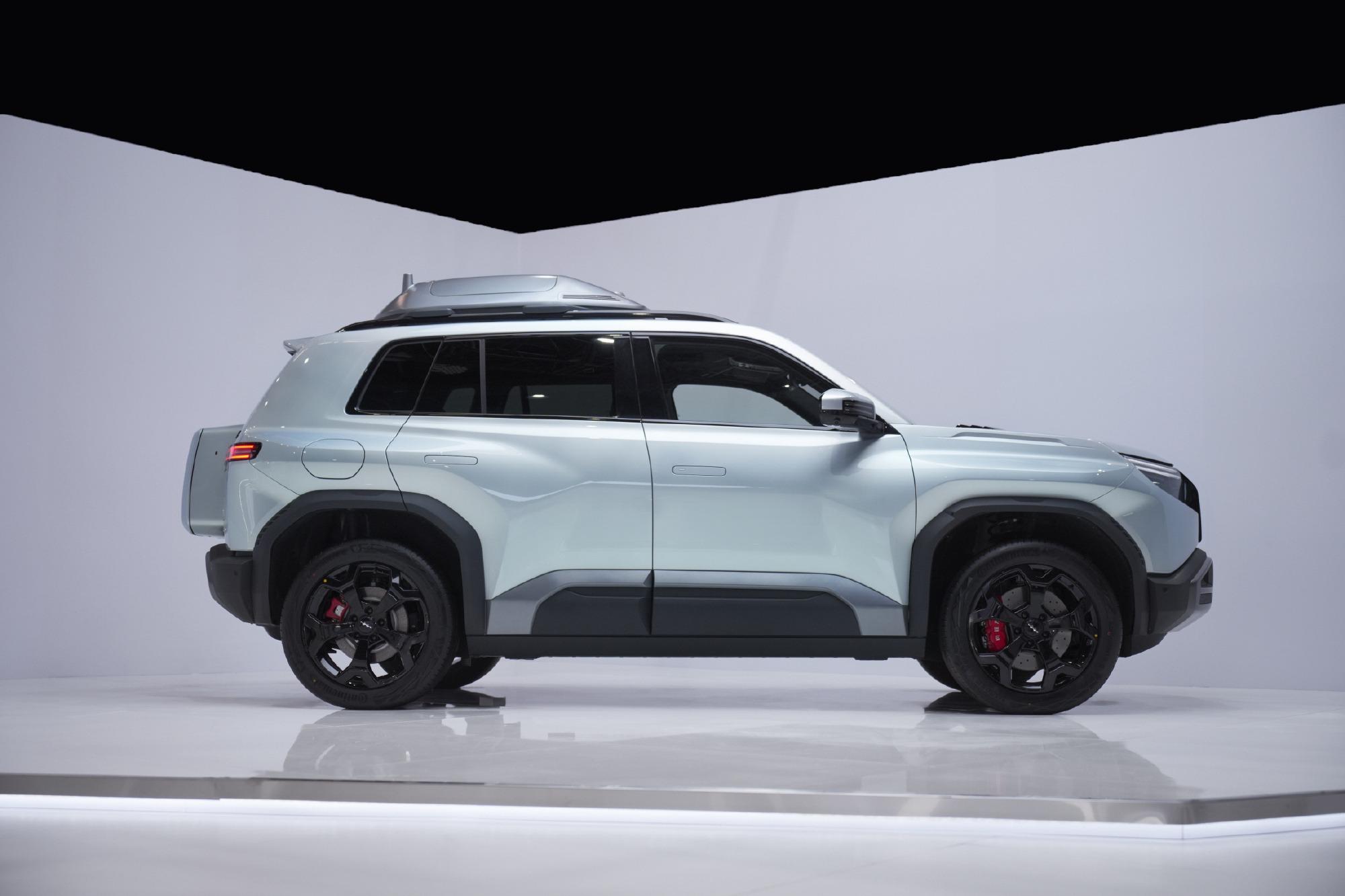 预售13.98万起，方程豹钛3这台“越野电动SUV”小众吗？