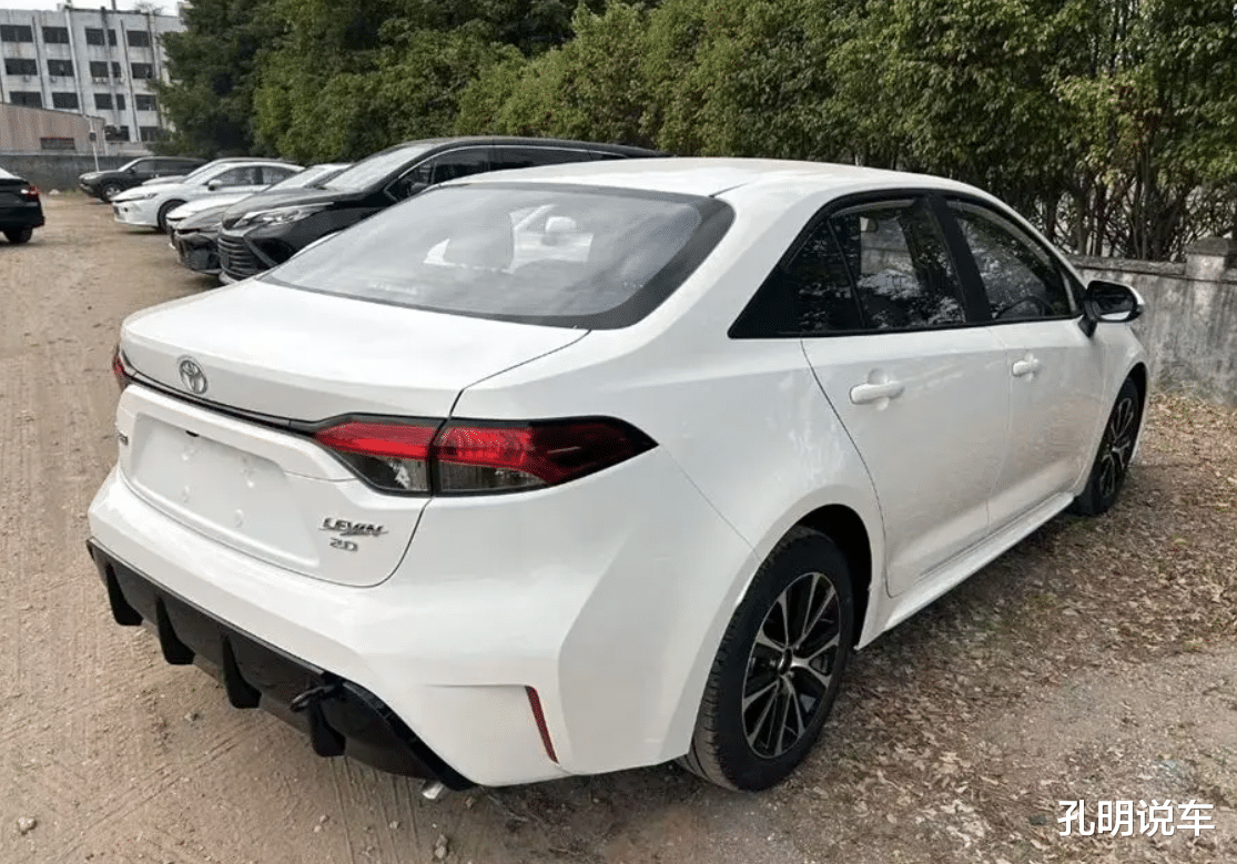 丰田雷凌L上市12.98万起，诚意不如兄弟卡罗拉，值不值？