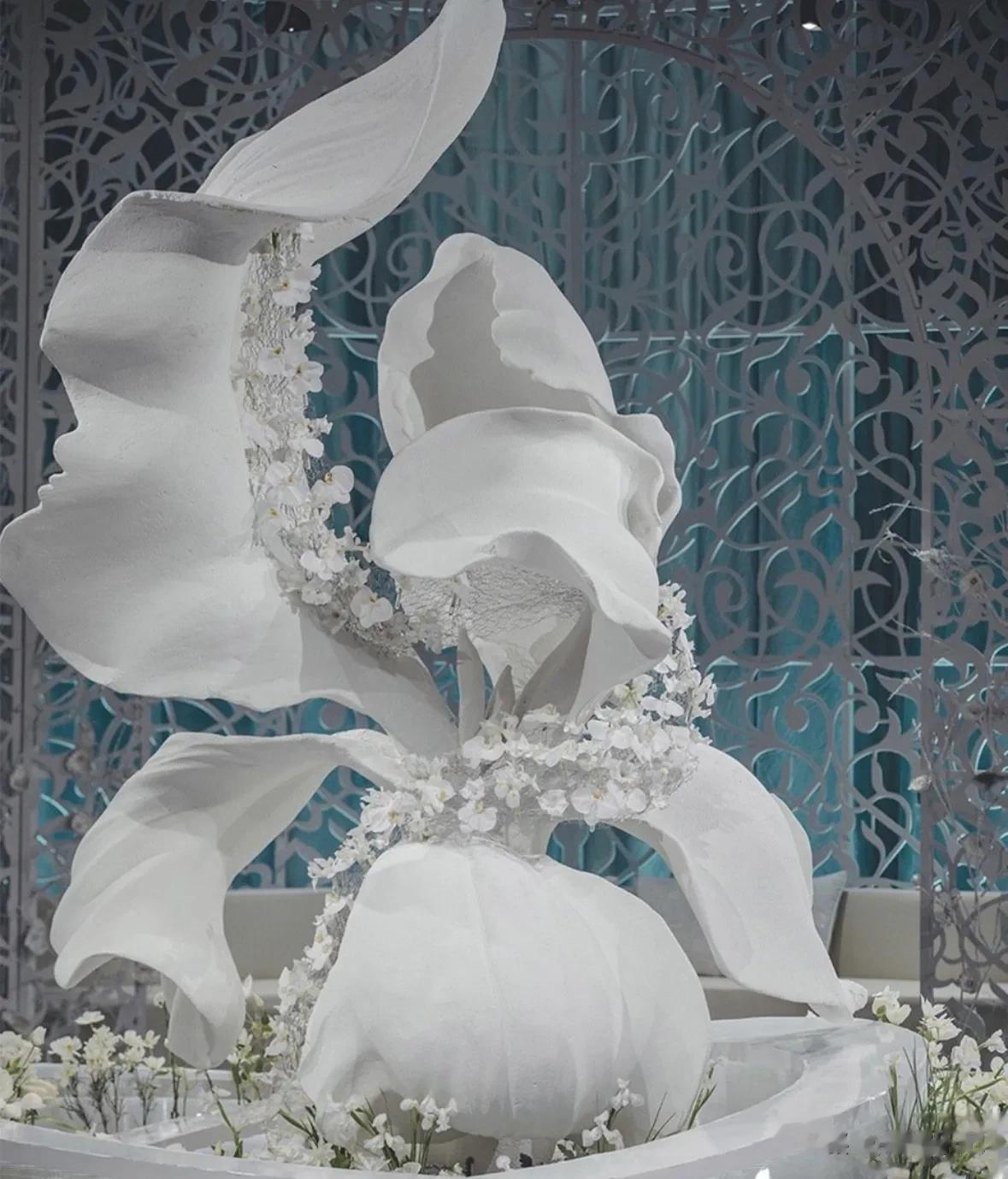 女星浪漫的婚礼布置：张馨予的白色鸢尾花，颖儿的多彩竹蜻蜓