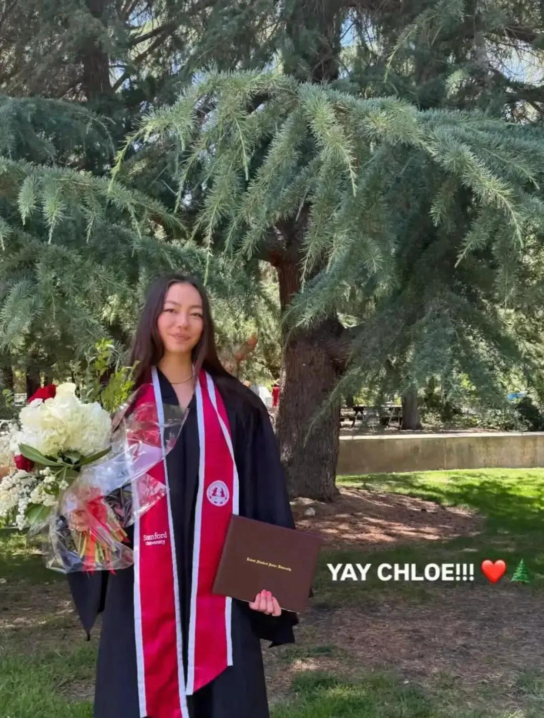 邓文迪为超模小KK站台！穿新中式眼神变自信，母凭女贵人脉更强了