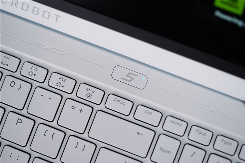 雷神獵刃S評測：萬元游戲本性能出色 長江存儲PC411 SSD寶刀不老