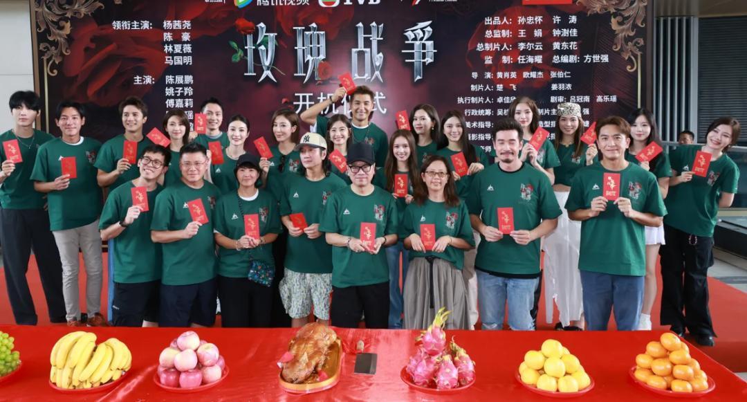 到底离没离？TVB视帝夫妻屡传婚变，花旦太太受访露破绽再遭炮轰