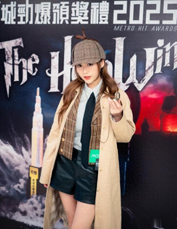 突爆入院！香港人气女星深夜宣布全面停工，2年前已确诊左耳失聪