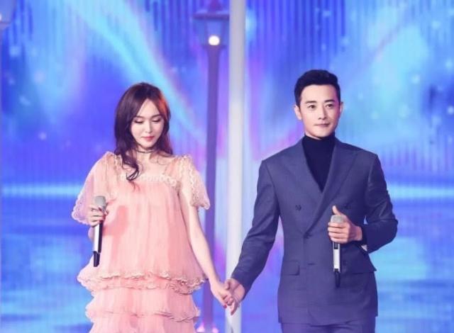 甜蜜日常:唐嫣和罗晋罕见公开秀恩爱,打破不和传闻