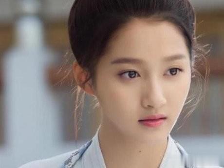 关晓彤惊艳米兰时装周！这次，她凭什么让全网狂赞？