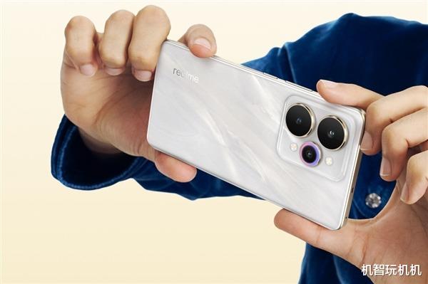 1199元起！性价比之王再发新机，但这次却意外崩了