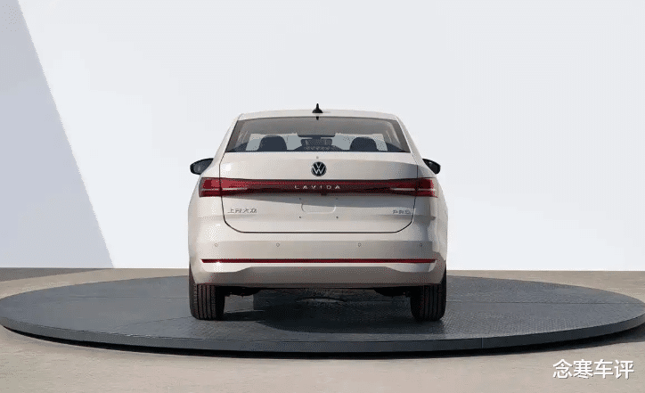 小帕萨特实锤！朗逸Pro车长4720mm，配隐藏门把手，11月就会上市