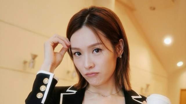 前TVB花旦谈离巢：以前收入有保障、工作等安排，如今全得靠自己