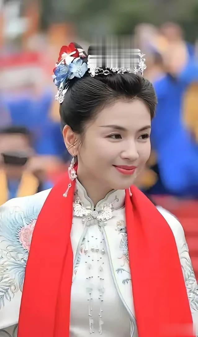 刘涛女儿近照曝光，17岁即将上大学，体态出众多才多艺却长得像爸