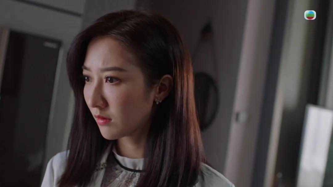 TVB小花生活富贵被指炫富，澄清拜金传闻，分享名字背后感人故事