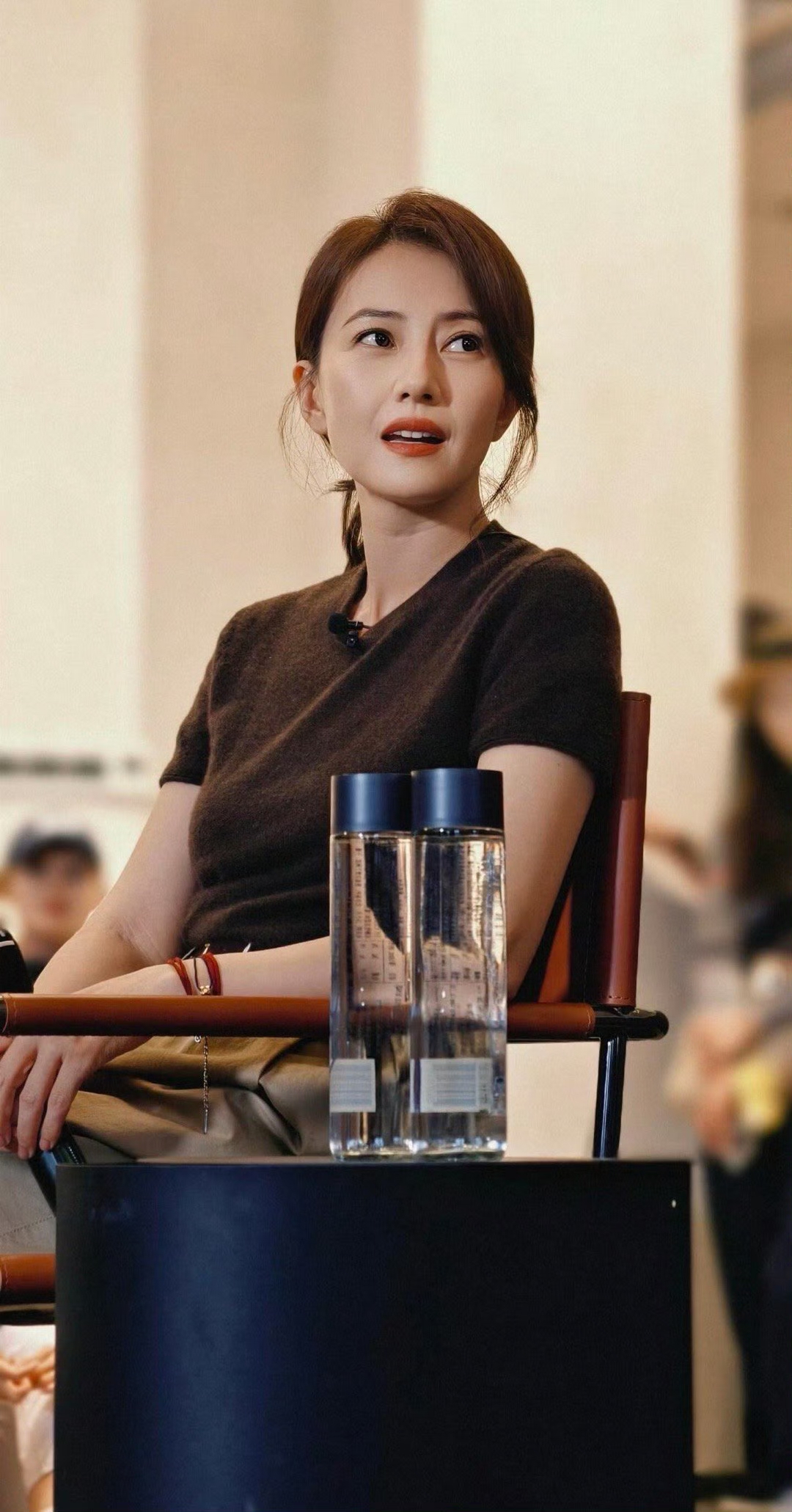 高圆圆，近距离贴脸大头照，女神老了，但还是很美