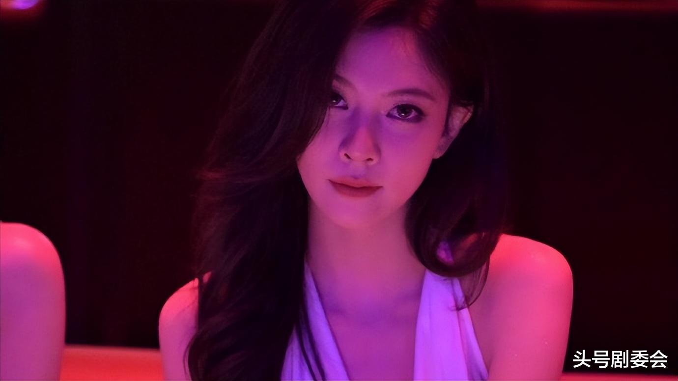 成都腕表展暴露咖位：娜扎靠边站，邱淑贞女儿无人问津，C位亮了