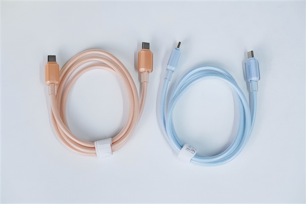 完美適配iPhone17全系快充！倍思同芯充Pro快充充電器套裝圖賞