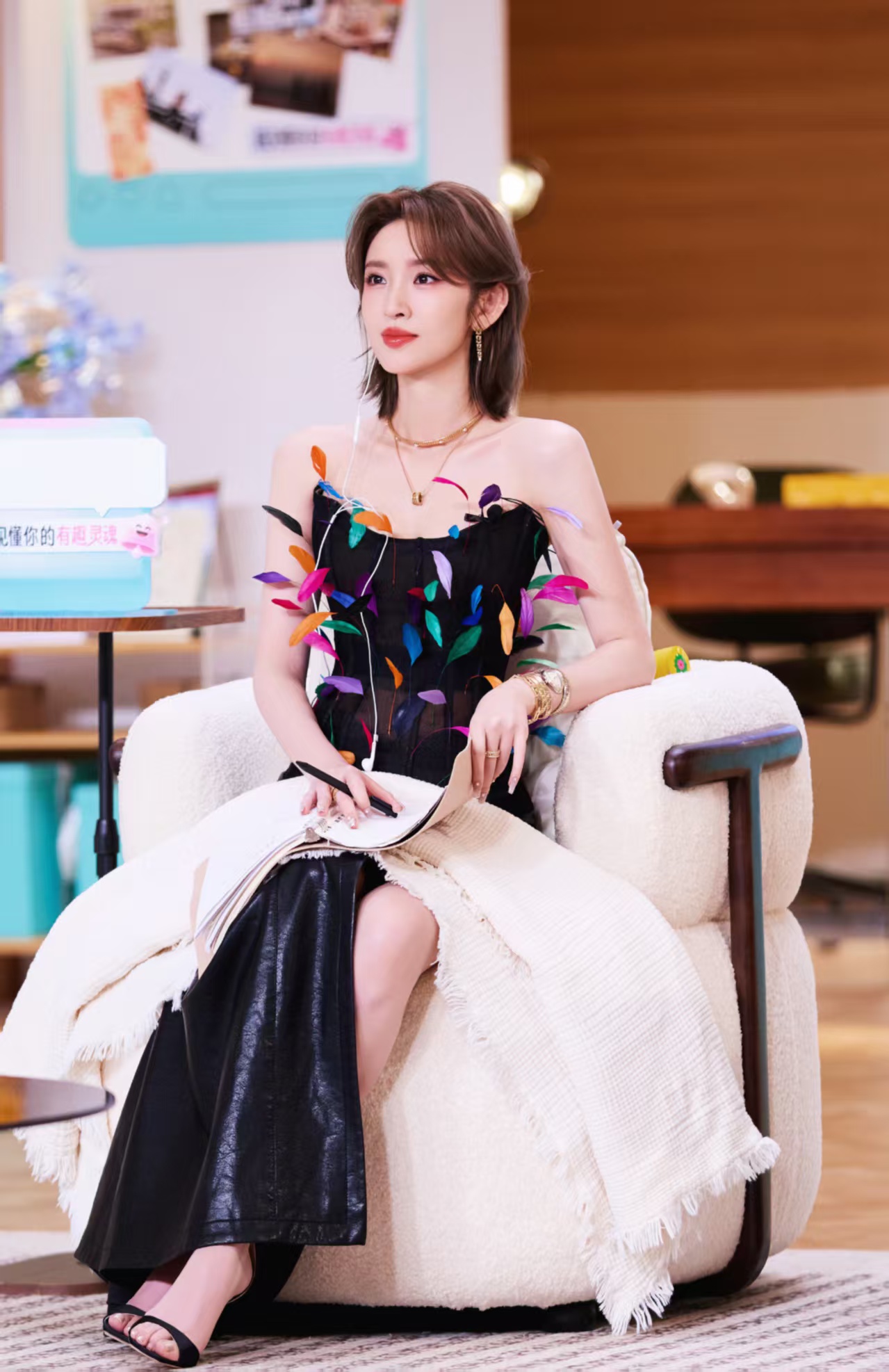 唐艺昕 抹胸开衩裙 柔美与野性 这腿这腰辣到失语