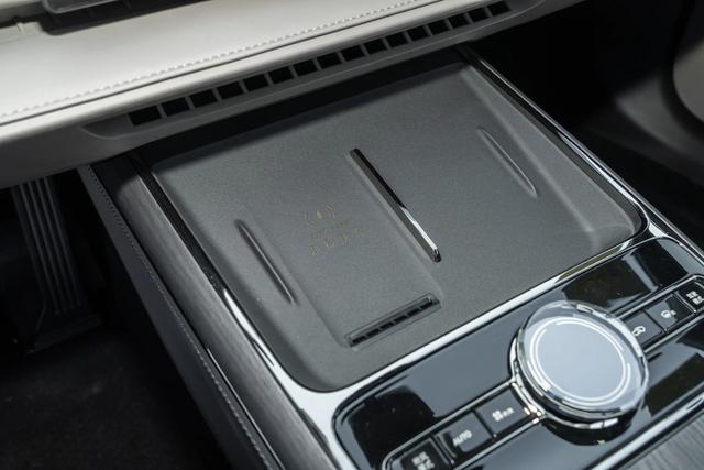 11万多的中大型车，油耗0.9L，续航1530km，连悬架都能软硬调节