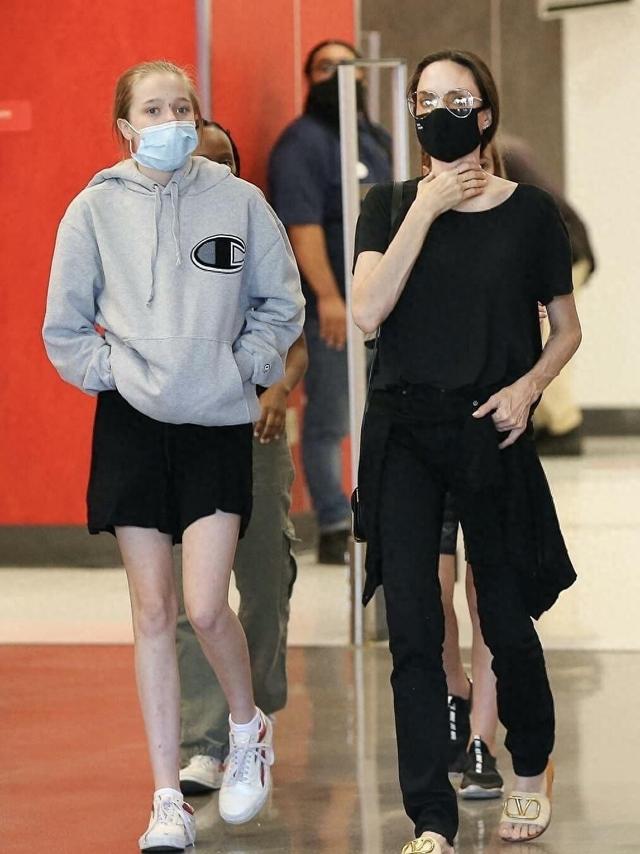 19岁希洛真是百变形象！长得既像朱莉又像皮特，不愧是最红星二代