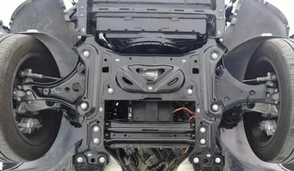 为啥我觉得大众车底盘质感比日系强太多？聊聊真实驾驶体验！