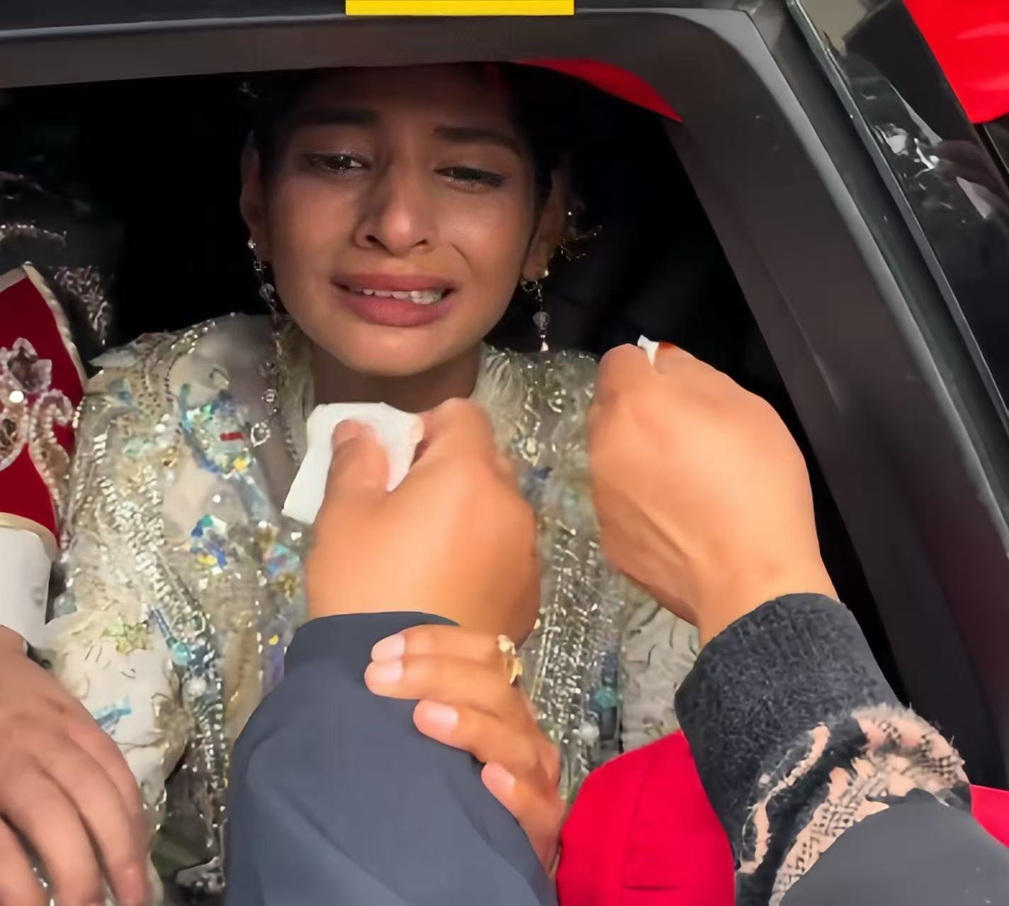 网红小黑妮也要塌房?结婚带货被封,闪婚原因离谱,评论区骂疯了