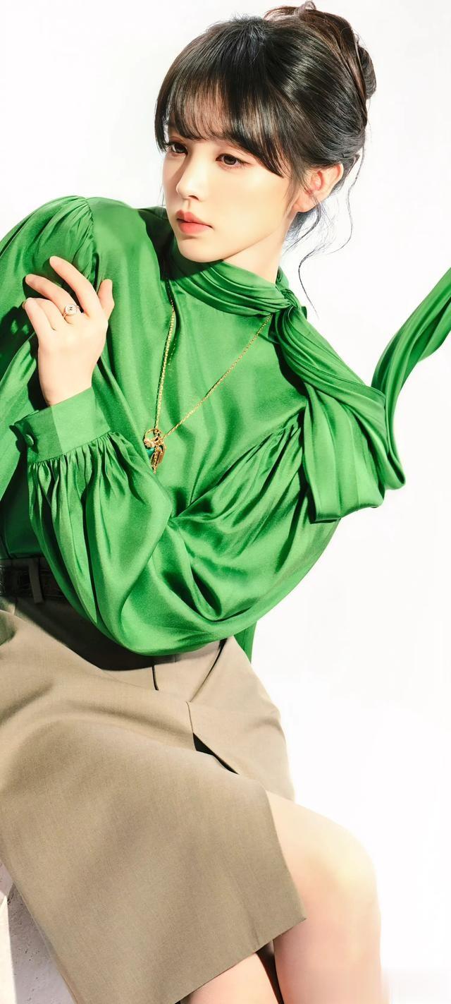 田曦薇｜透亮肉丝