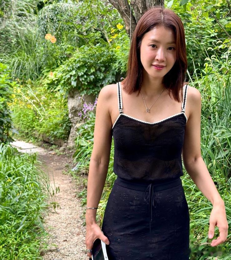 韩国女星离婚4个月后宣布怀孕，不顾前夫反对，坚持生下女儿