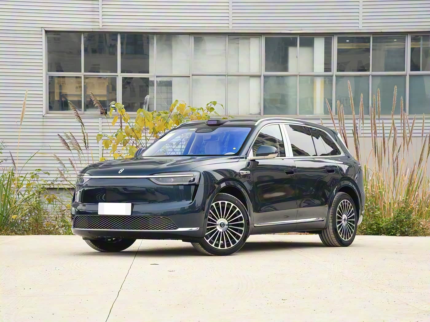 问界M7增程长续航版开启预订!5/6座布局可选,综合续航超1500Km