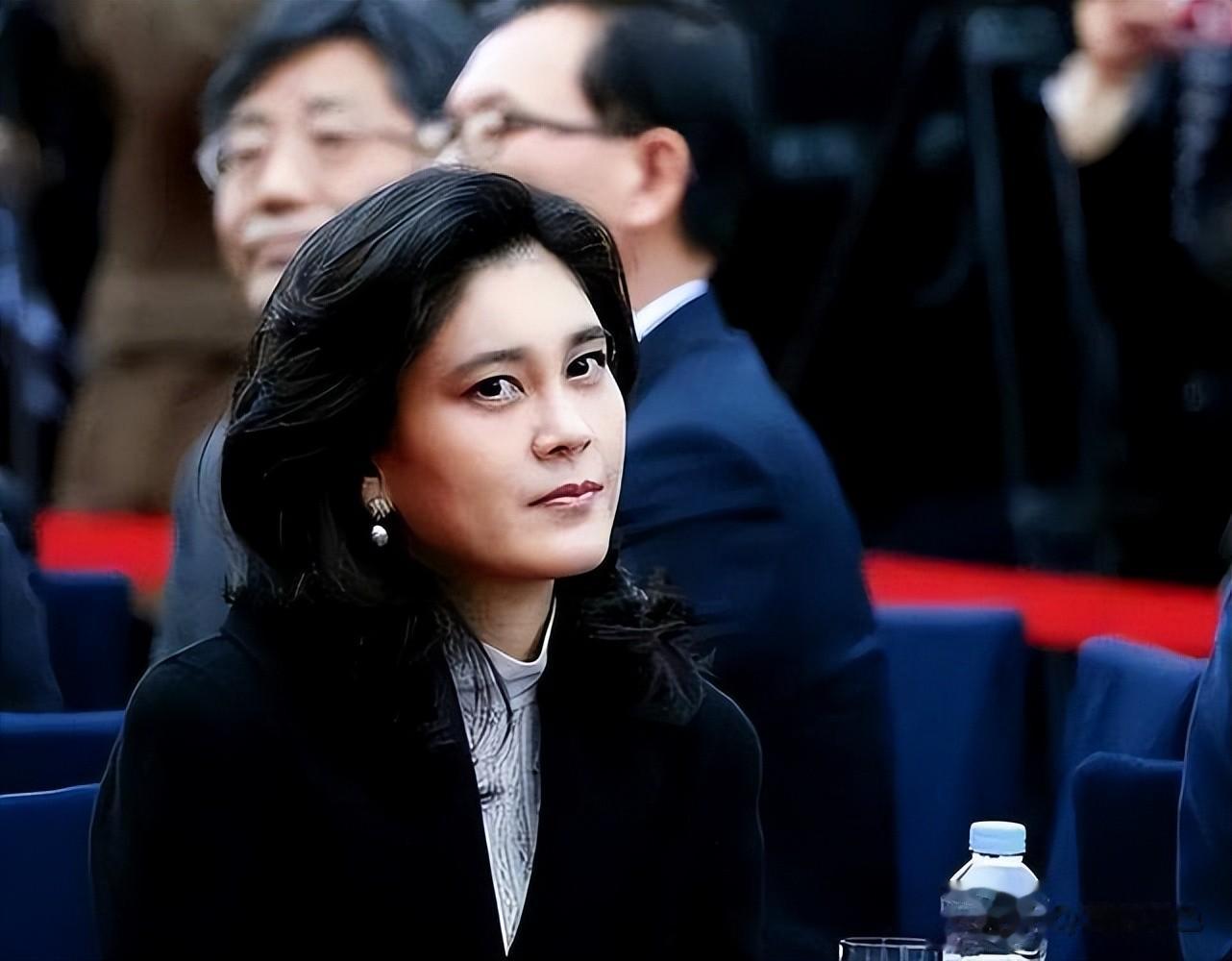 三星长公主李富真，花百亿和保镖丈夫离婚，没想到儿子如今真争气