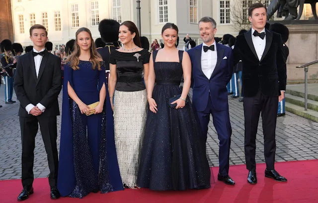 丹麦公主18岁生日庆典!有着中国血统的丹麦王子也来了,太帅气了