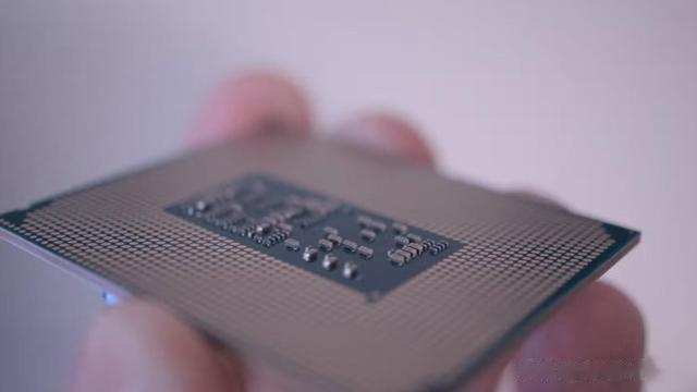 英特爾想讓人人都擁有AI PC，但處理器到底誰來造？