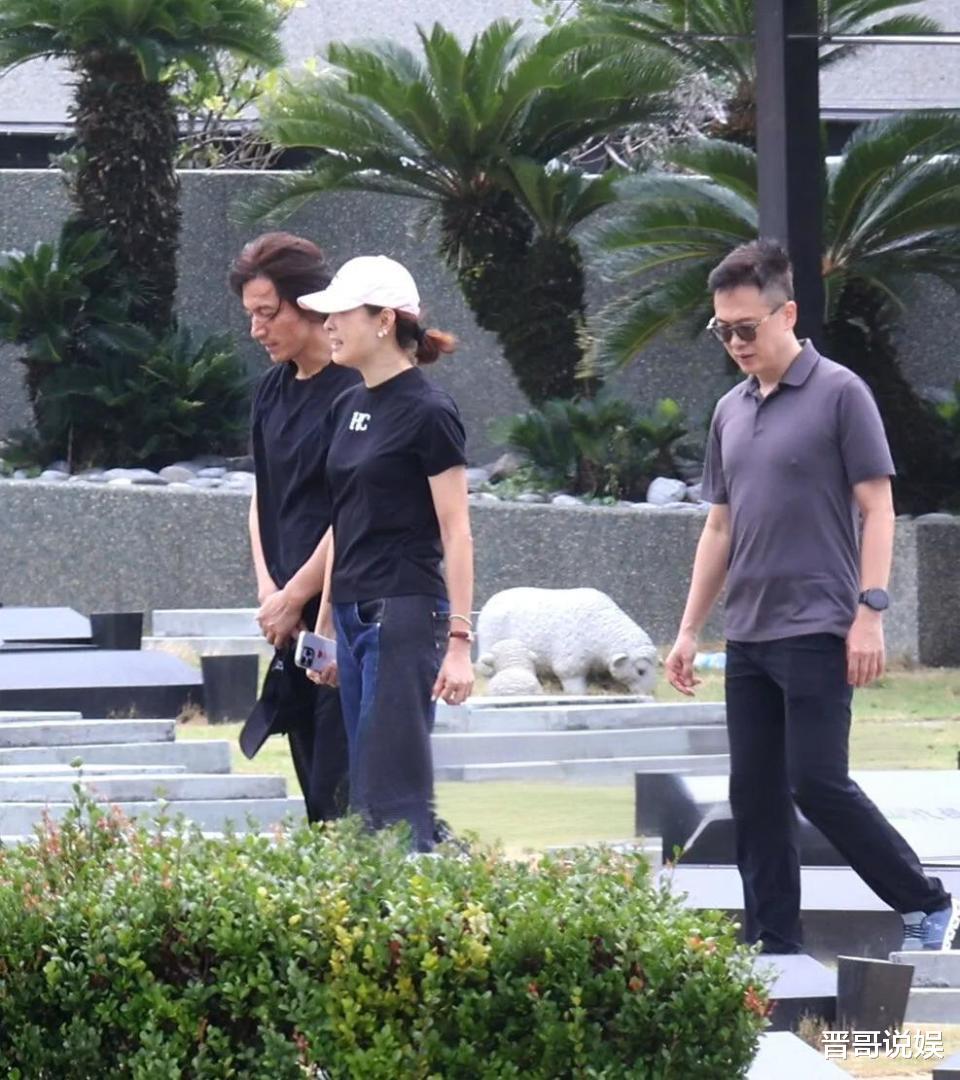 言承旭祭拜大S，贾永婕同行分享两人对话，曝在墓地发现钉子