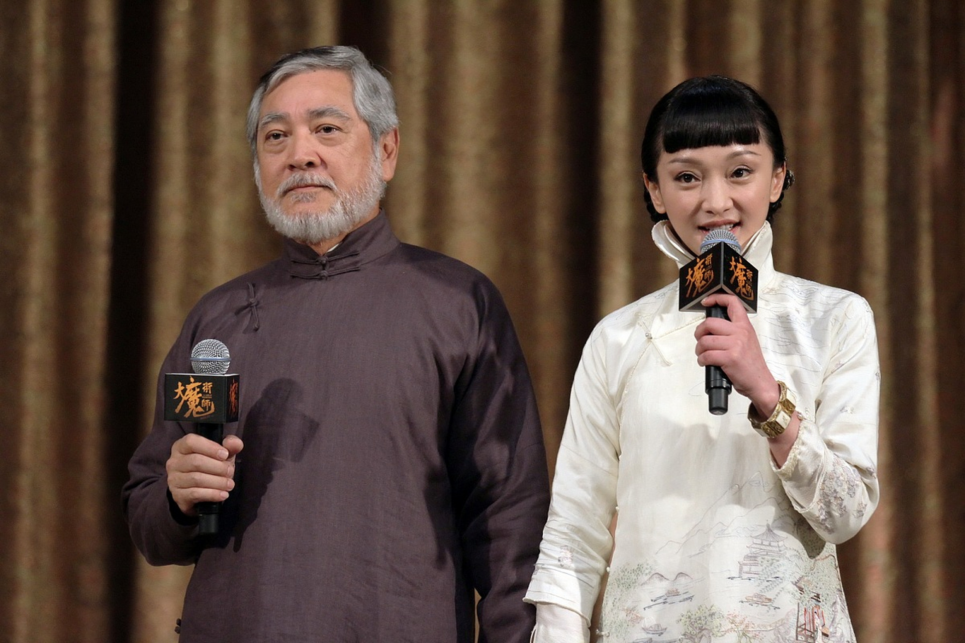 80岁秦沛现状：定居在国外，和日本妻子很恩爱，儿女都是知名歌手