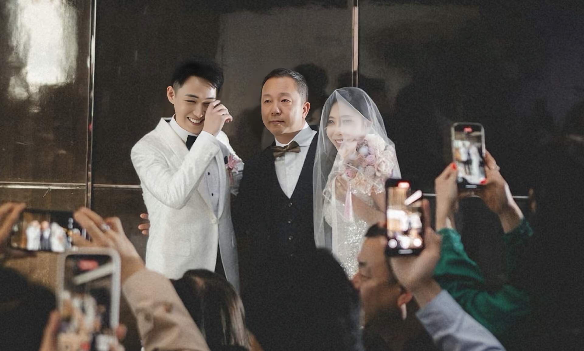 恭喜！30岁TVB知名男星正式结婚，娶富家千金做上门女婿