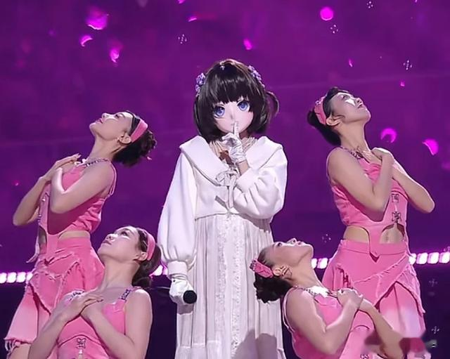 旺仔小乔翻唱鞠婧祎的《恋爱告急》，但自称原唱，还标注不准翻唱