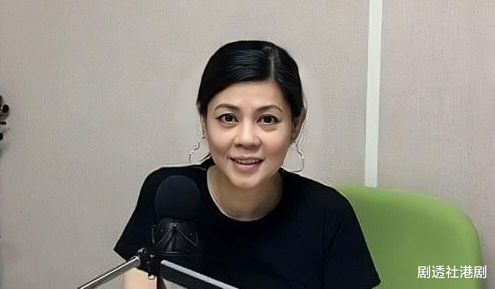 香港知名女星拒绝复出，经历严重车祸，不整容不医美至今单身