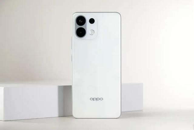 2025 年最值得入手的五款直屏手机，512G价格“雪崩”，用五年不换