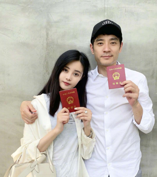 离婚16年，李光洁再次让所有人“刮目相看”，47岁的郝蕾后悔了吗