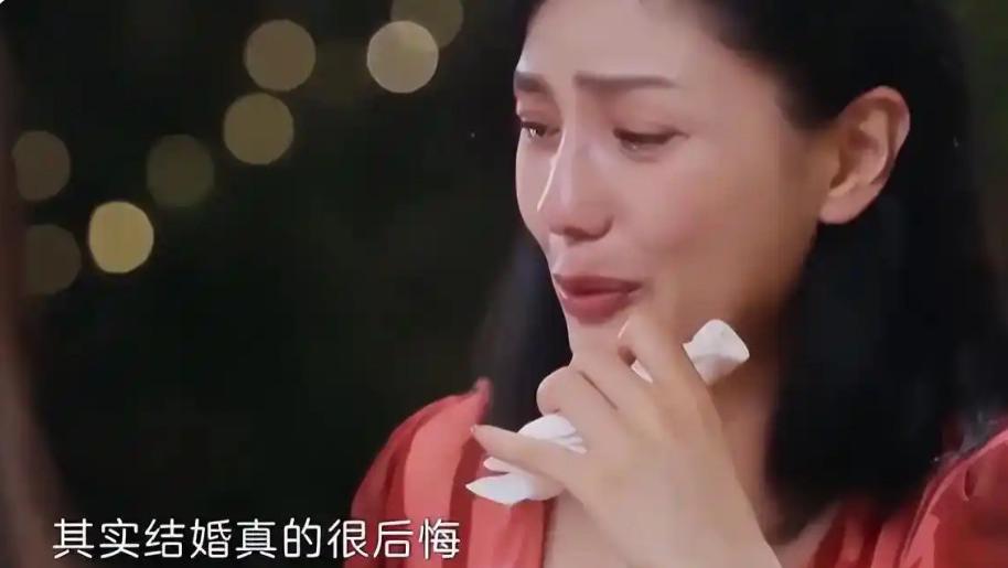 胡可哭诉婚姻后悔，月亮姐姐一句话点破婚姻真相，袁弘预言成真