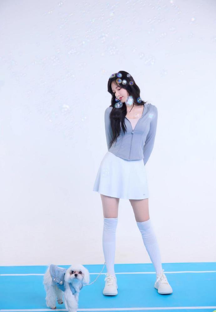 程潇这身材太均匀了吧！ ???这比例，连尺子看了都要怀疑人生。