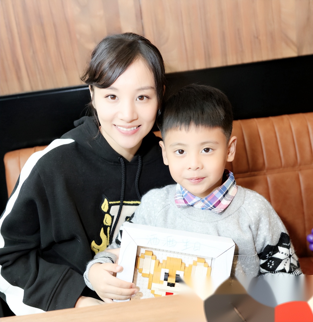 章龄之做梦也没想到,辛苦养大的12岁儿子,如今开始给陈龙长脸了