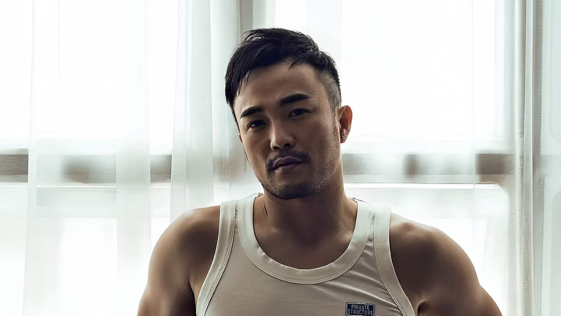 TVB演员为赚钱还房贷，充当“人肉沙包”挨打，到账500块感开心