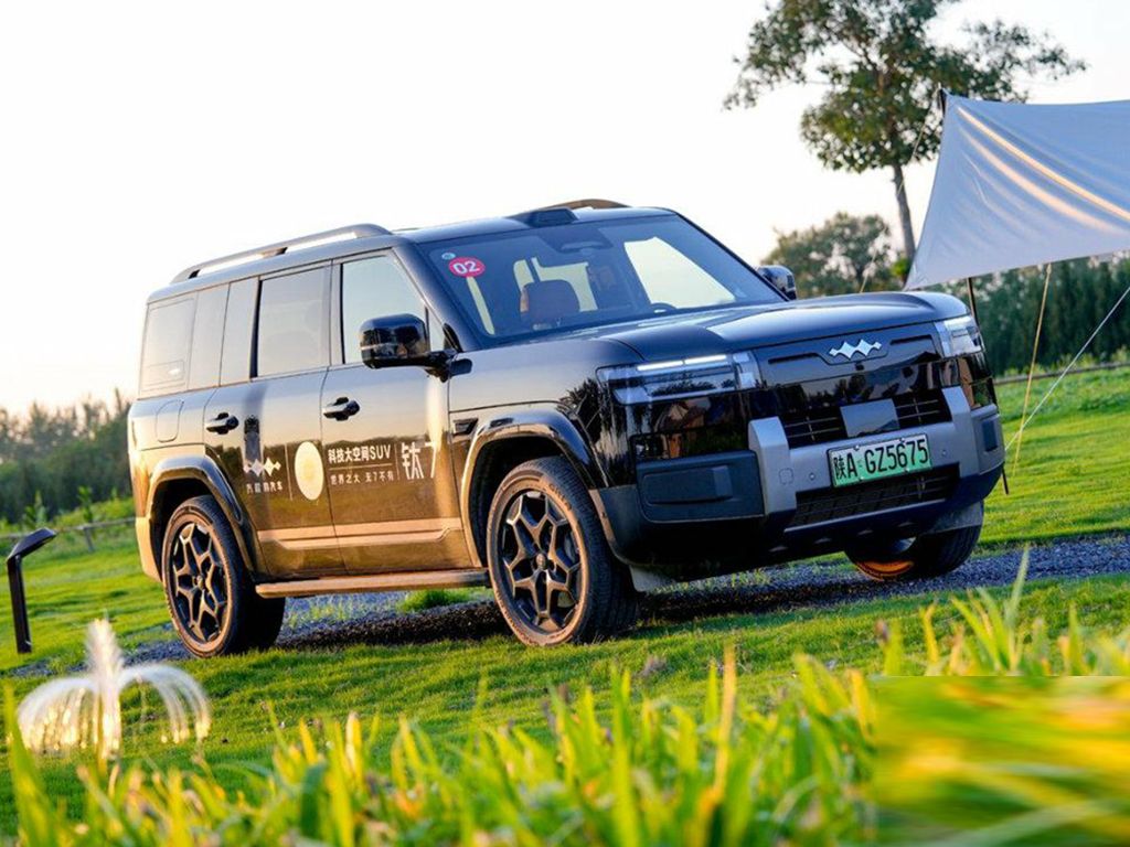 10月卖出20024辆，顶配车型占比超85%，方程豹钛7成功了？