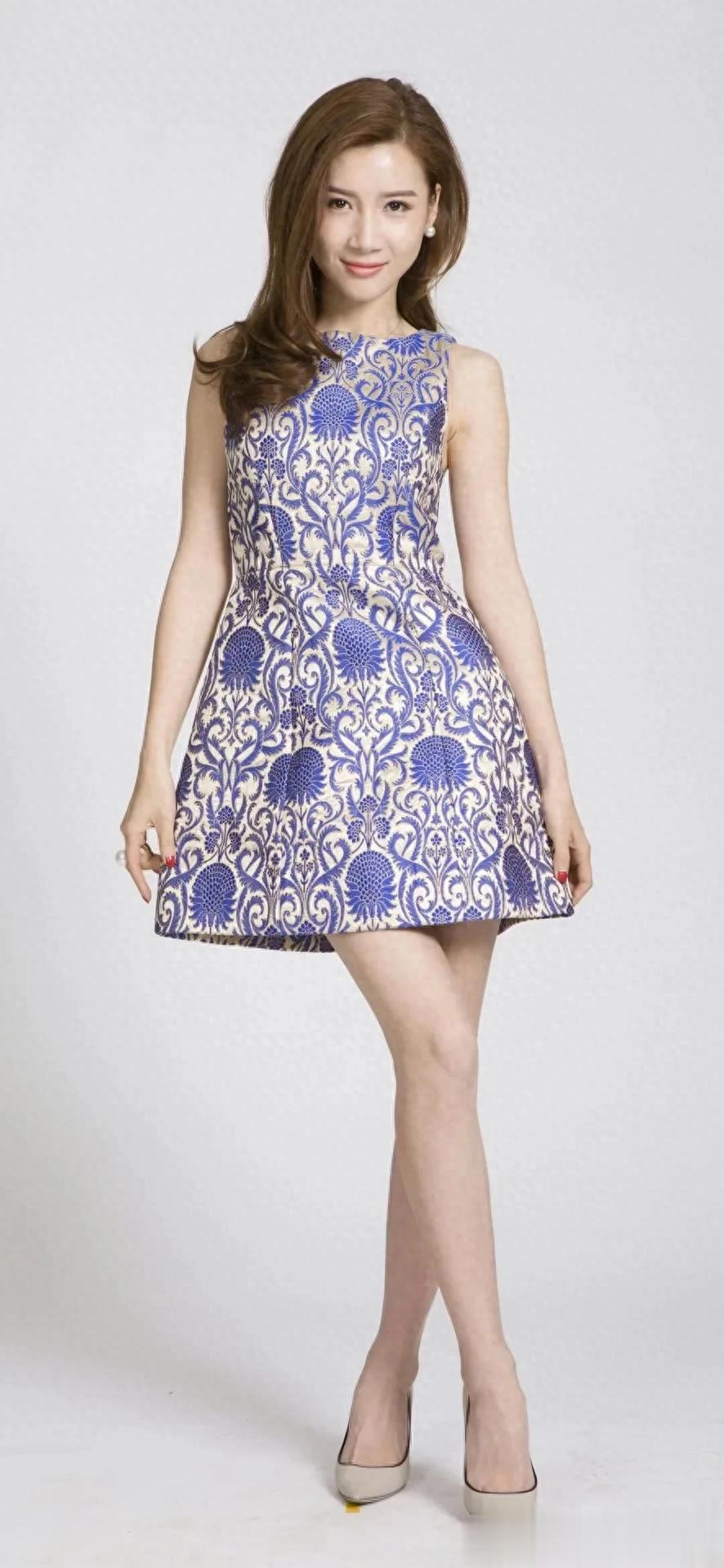 明星生图｜徐立，青花瓷连衣裙太戳心了