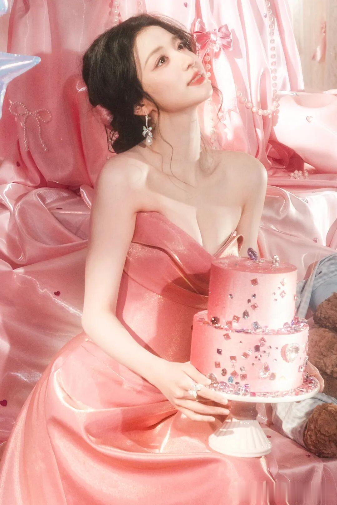 王楚然生日写真，绝美迷人