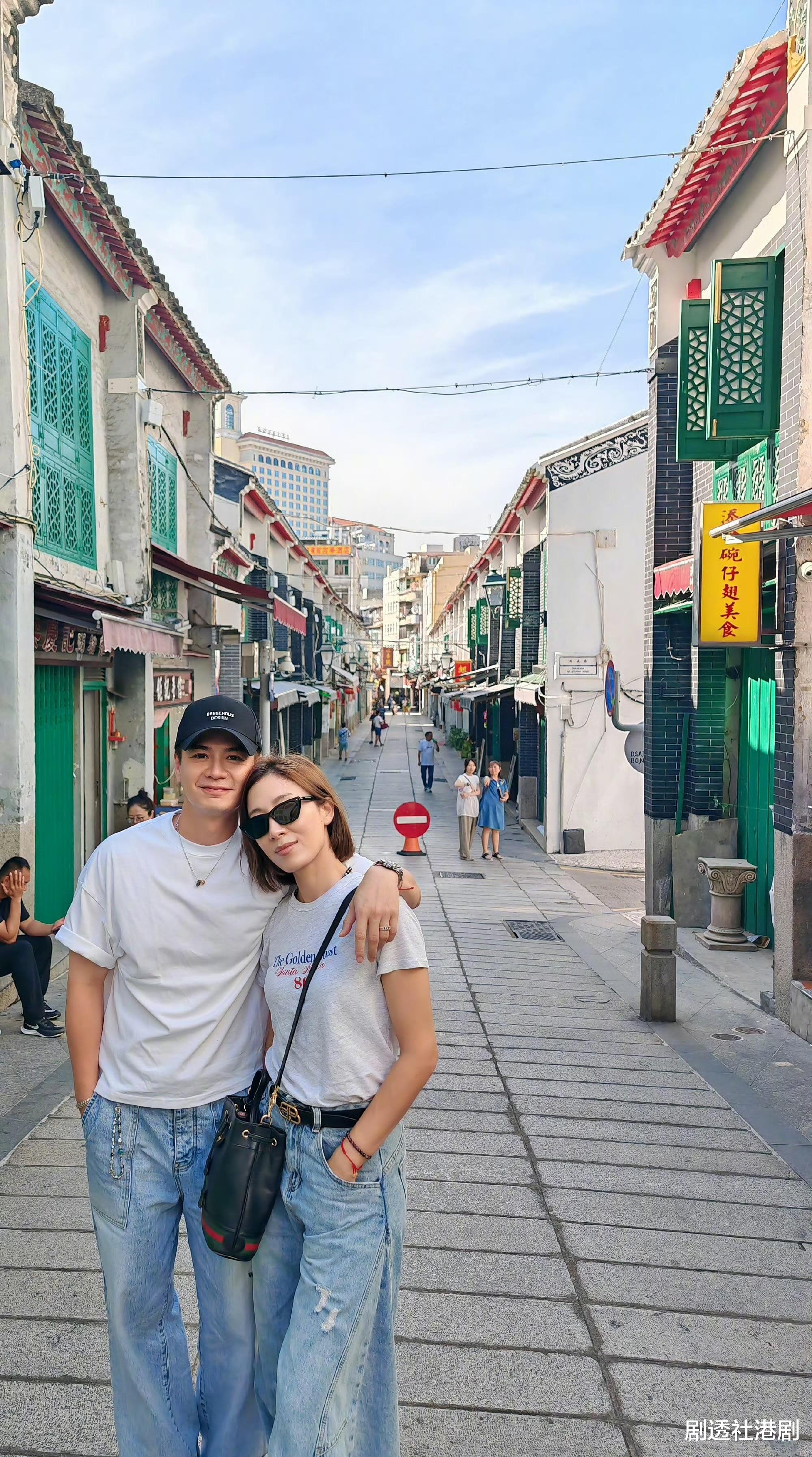 难过！TVB视后16岁爱犬突然离世，为其举办送别仪式一度泣不成声