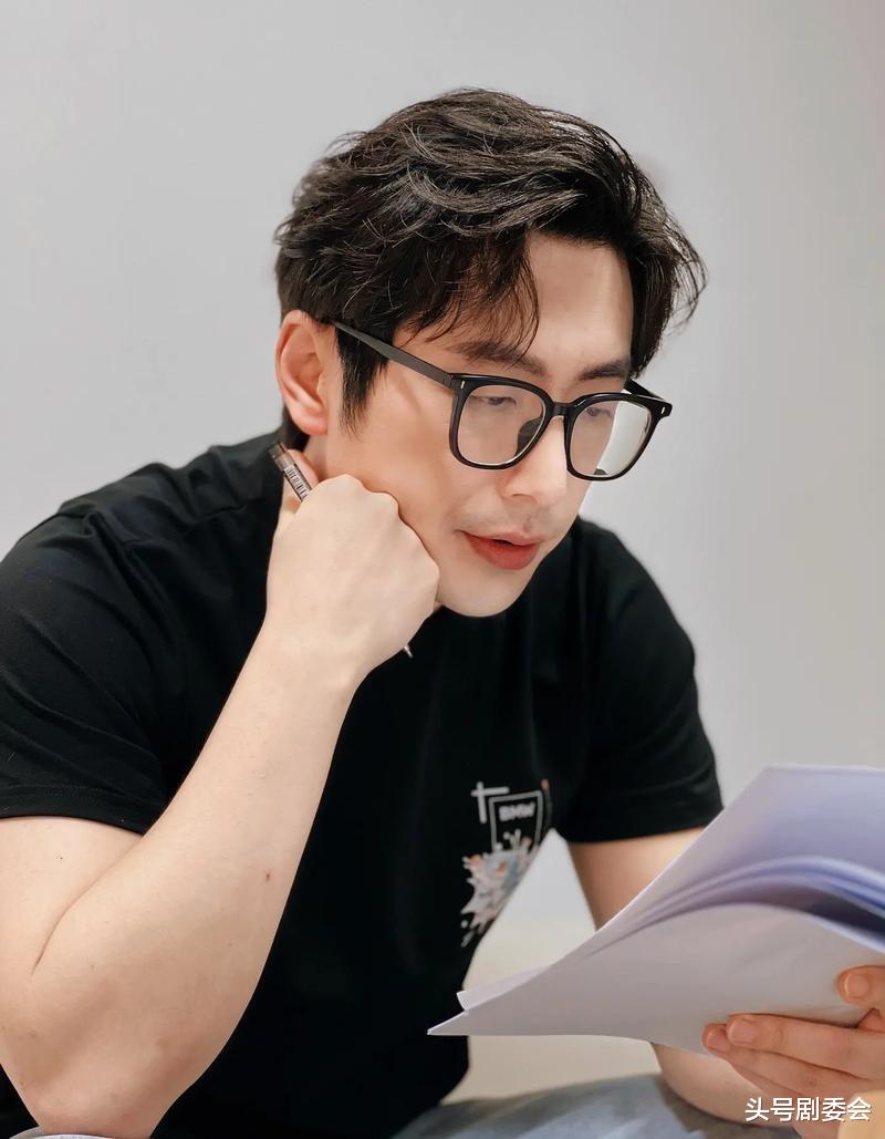 合作于和伟没火，搭档岳云鹏没红，演完《长安的荔枝》，终于红了