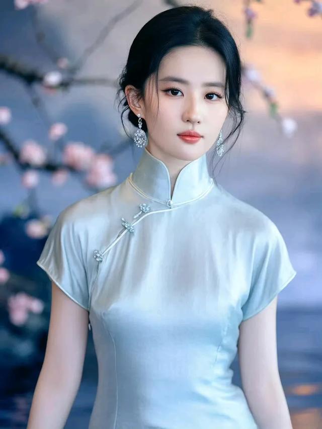 刘亦菲美丽旗袍秀